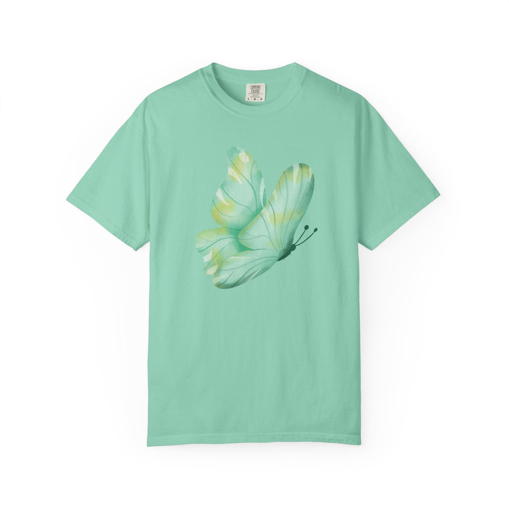 Camiseta Gráfica de Mariposa Acuarela Pastel | Comfort Colors® 1717 | Colección Exclusiva NUCCI™