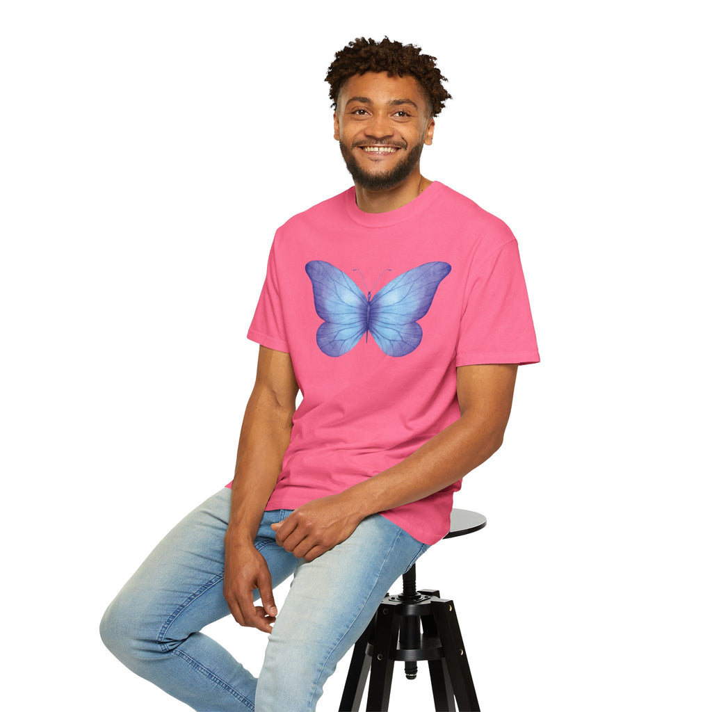 Camiseta Gráfica de Mariposa Acuarela Pastel | Comfort Colors® 1717 | Colección Signature NUCCI™