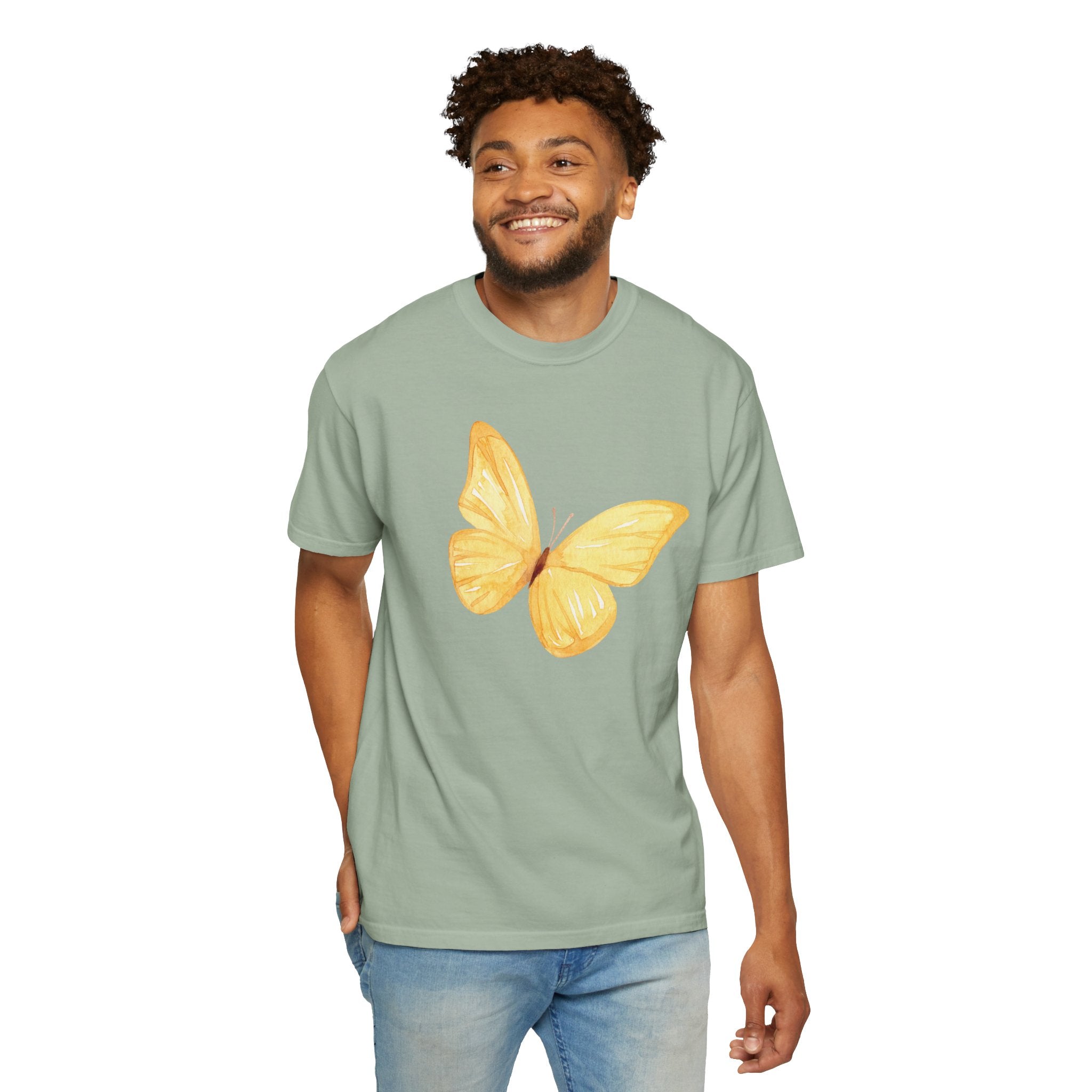 Playera con Gráfico de Mariposa en Acuarela Pastel | Comfort Colors® 1717 | Colección Signature NUCCI™