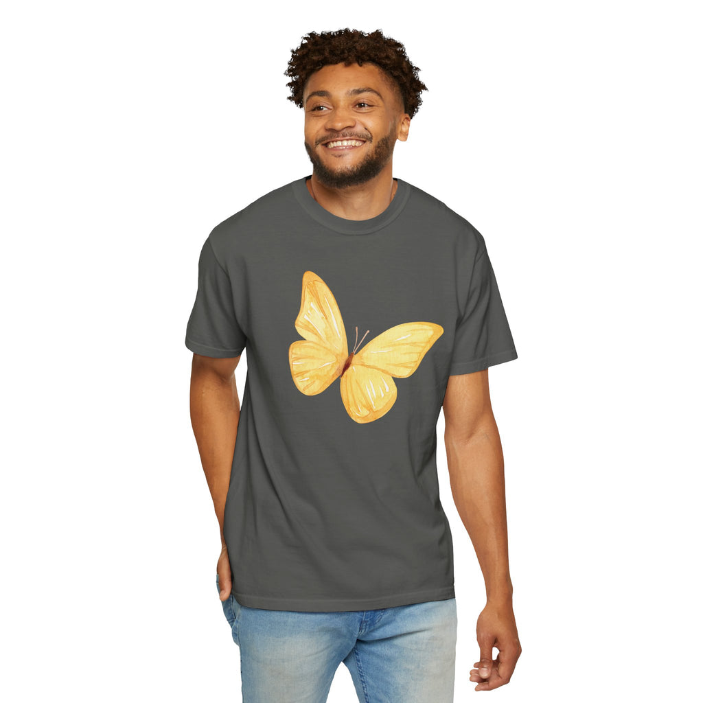 Playera con Gráfico de Mariposa en Acuarela Pastel | Comfort Colors® 1717 | Colección Signature NUCCI™