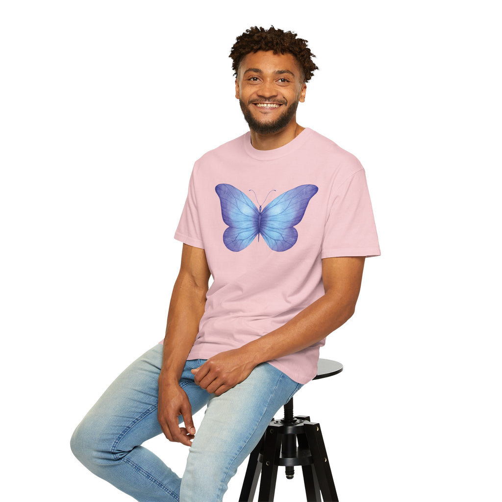 Camiseta Gráfica de Mariposa Acuarela Pastel | Comfort Colors® 1717 | Colección Signature NUCCI™