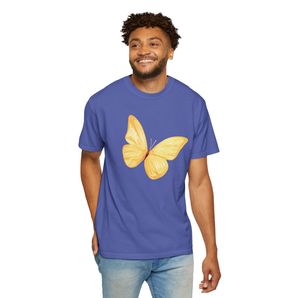 Playera con Gráfico de Mariposa en Acuarela Pastel | Comfort Colors® 1717 | Colección Signature NUCCI™