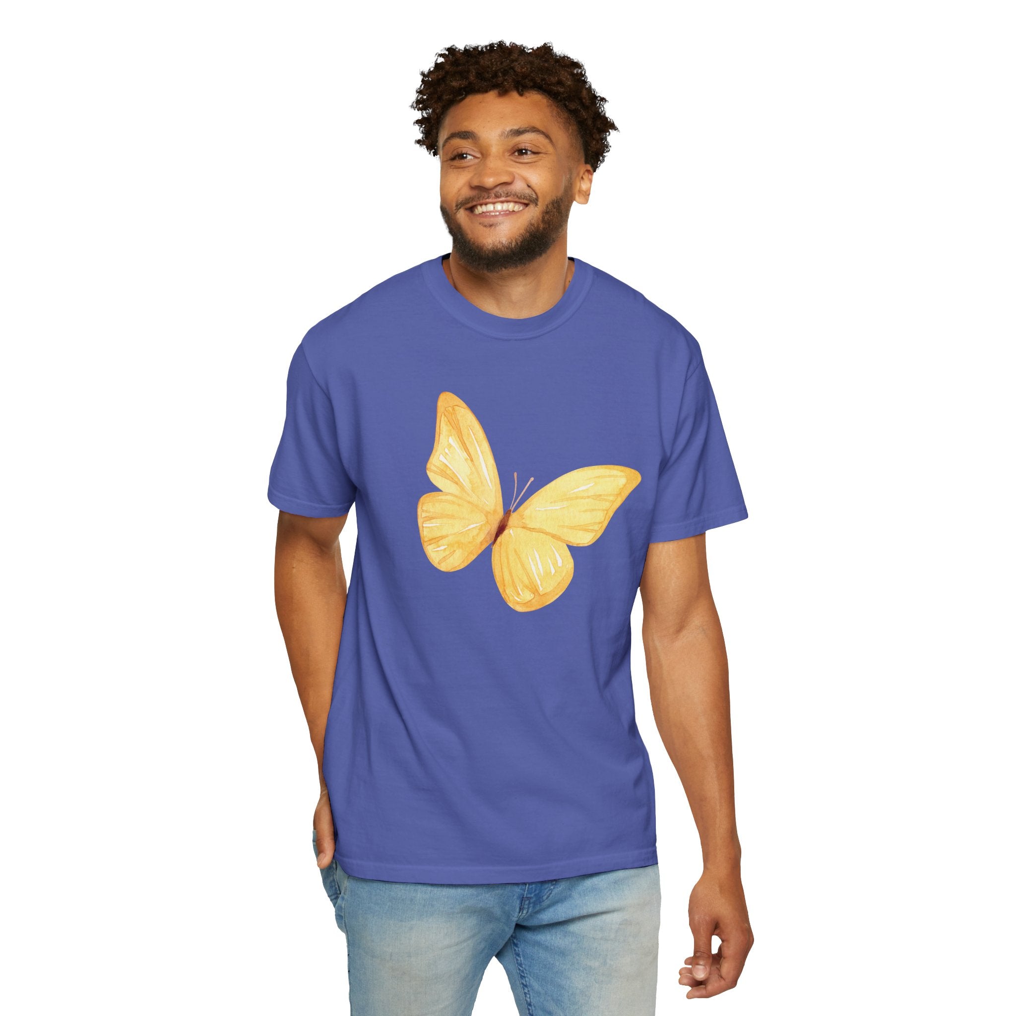 Playera con Gráfico de Mariposa en Acuarela Pastel | Comfort Colors® 1717 | Colección Signature NUCCI™