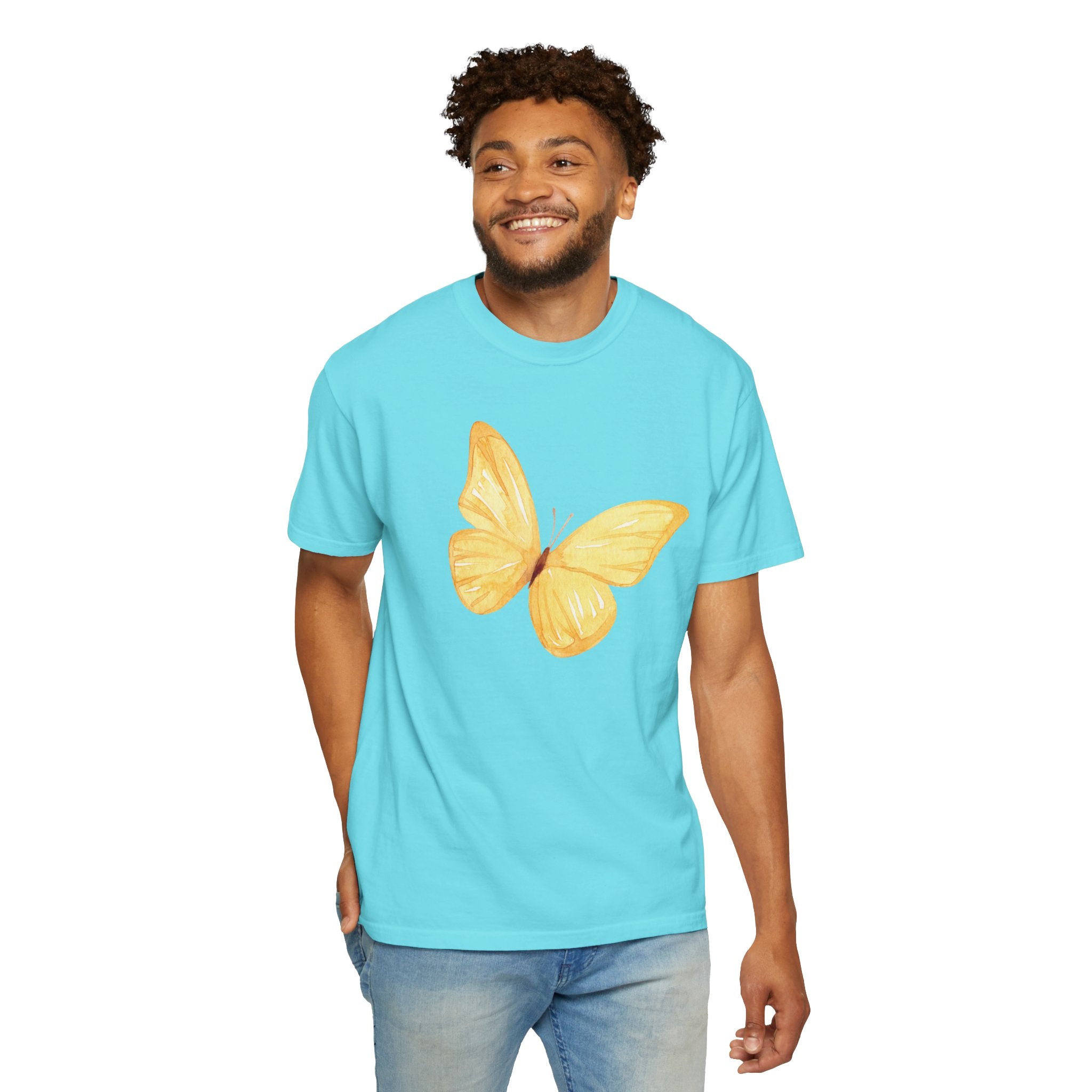 Playera con Gráfico de Mariposa en Acuarela Pastel | Comfort Colors® 1717 | Colección Signature NUCCI™